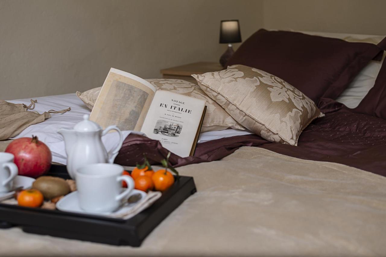 Borgo Agli Scudi Suite&Breakfast Кампилья-Мариттима Экстерьер фото