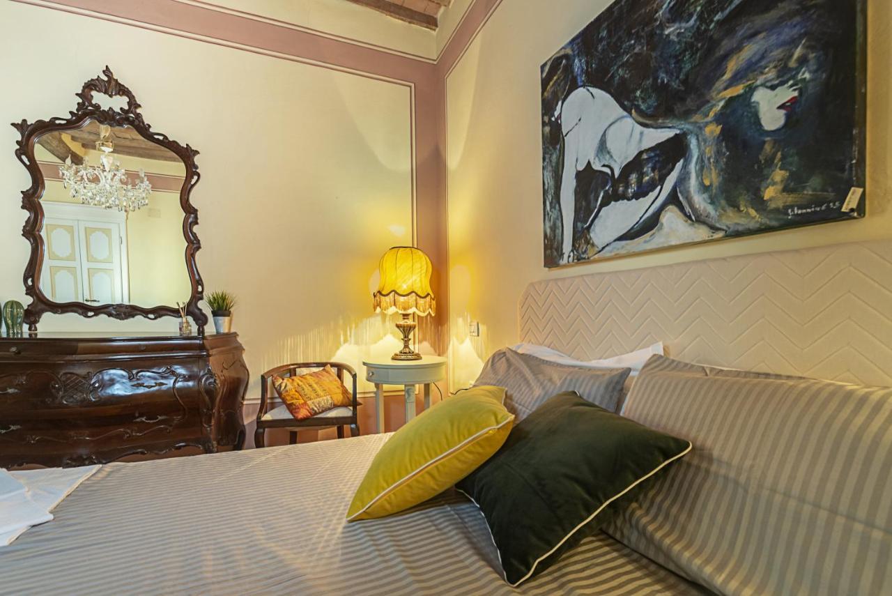 Borgo Agli Scudi Suite&Breakfast Кампилья-Мариттима Экстерьер фото