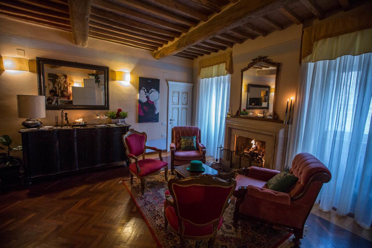 Borgo Agli Scudi Suite&Breakfast Кампилья-Мариттима Экстерьер фото